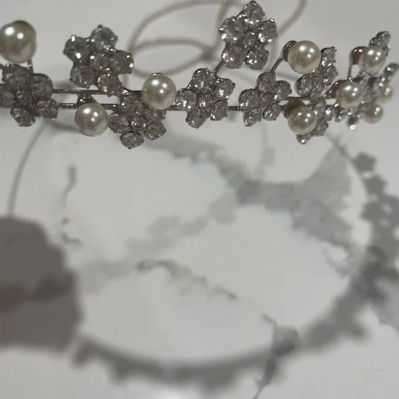Jennifer Behr Floral Circlet with Pearls display picture 1